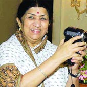 ഭാരതത്തിന്റെ പൂങ്കുയിലിന് എണ്പത്
ഭാരതത്തിന്റെ പൂങ്കുയിലിന് എണ്പത്
