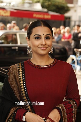 Actor Vidya Balan arrives for the opening ceremony and the screening of The Great Gatsby at the 66th international film festival, in Cannes, southern France, Wednesday, May 15, 2013. (Photo by Joel Ryan/Invision/AP) 
