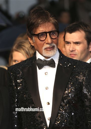 Actor Amitabh Bachchan arrives for the opening ceremony and the screening of The Great Gatsby at the 66th international film festival, in Cannes, southern France, Wednesday, May 15, 2013. (Photo by Joel Ryan/Invision/AP) 
